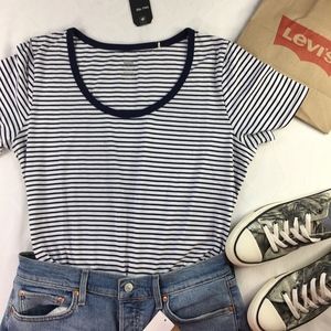 levis Cali Tee Shirt NEW XL